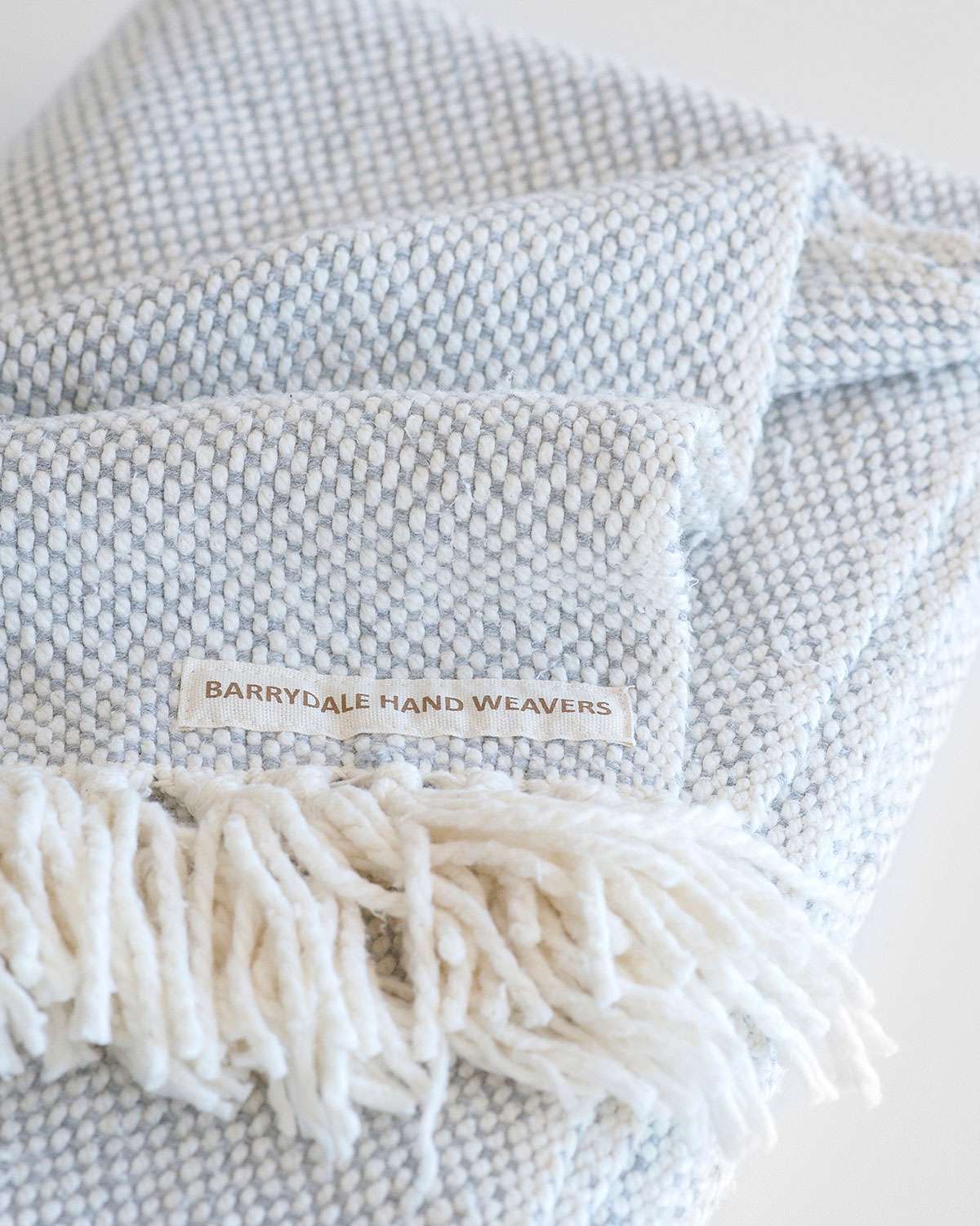 Dickgewebte Decke "Alma" hellgrau